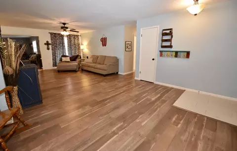 2460 S Virginia Ave, Springfield, MO 65807 photo 8