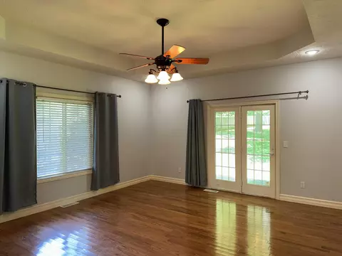 4115 E Linwood St, Springfield, MO 65809 photo 28