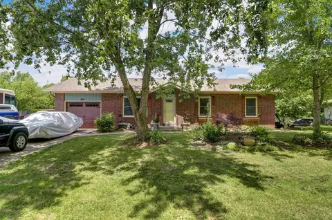 505 E Scott Wayne Dr, Nixa, MO 65714 photo 2