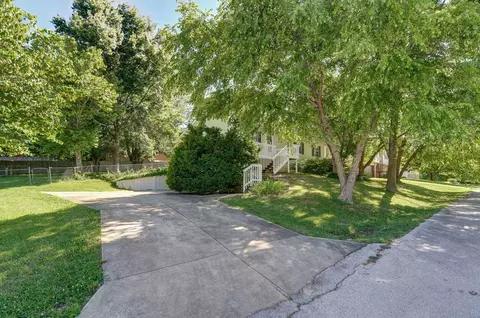 1104 E Chandler St, Ozark, MO 65721 photo 3