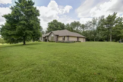 2826 W Munhollon Ln, Springfield, MO 65810 photo 3