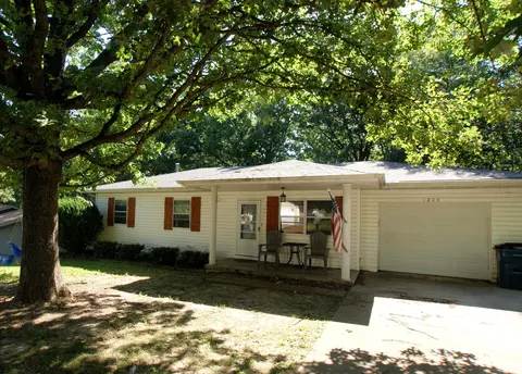 1204 S 17th Ave, Ozark, MO 65721 photo 1