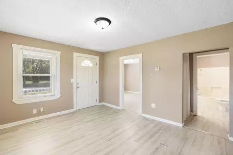 903 N Hillcrest Ave, Springfield, MO 65803 photo 5