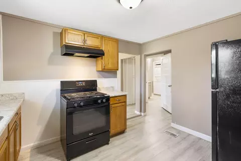 903 N Hillcrest Ave, Springfield, MO 65803 photo 9
