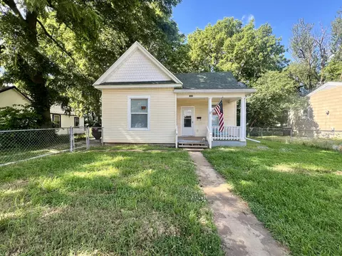 1825 W Chestnut St, Springfield, MO 65802 photo 2