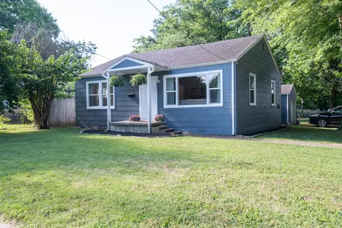 1046 W Stanford St, Springfield, MO 65807
