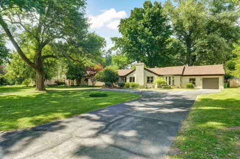 1307 E Catalpa St, Springfield, MO 65804
