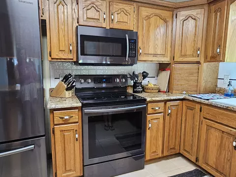 Kitchen - 150 Sunken Forest Dr #207, Forsyth, MO 65653 photo 4 of 5