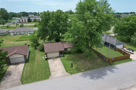 1216 W Edgewood St, Springfield, MO 65807 photo 2