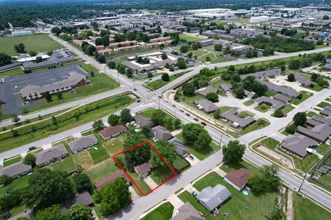 1216 W Edgewood St, Springfield, MO 65807 photo 8