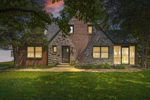 1139 E University St, Springfield, MO 65807