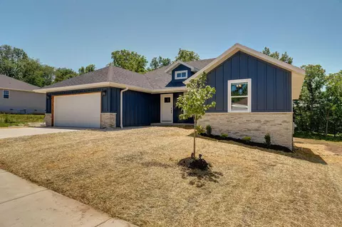 1506 W Parkview Ave, Ozark, MO 65721 photo 2