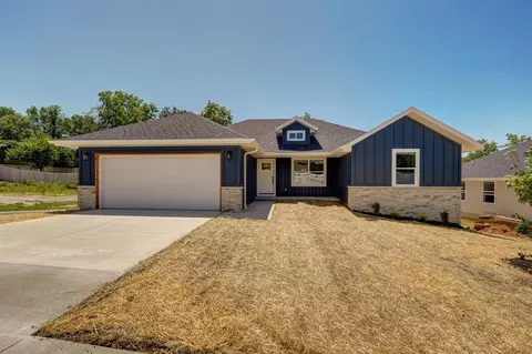 1506 W Parkview Ave, Ozark, MO 65721 photo 1
