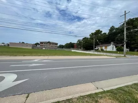 835 N Campbell Ave, Springfield, MO 65802 photo 4