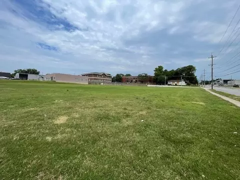 835 N Campbell Ave, Springfield, MO 65802