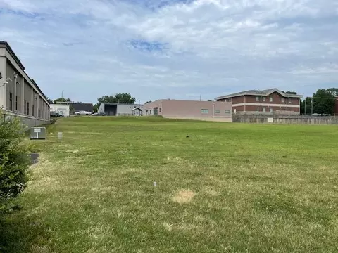 835 N Campbell Ave, Springfield, MO 65802 photo 3