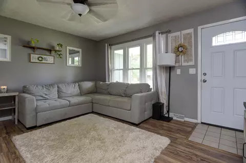 1430 S Catalina Ave, Springfield, MO 65804 photo 4