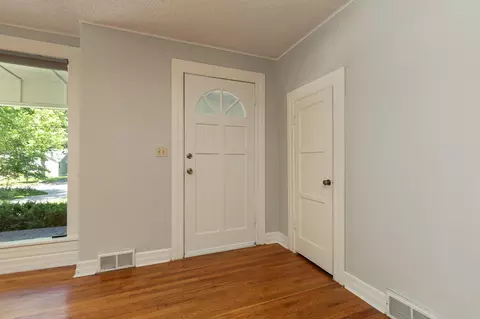 860 S Rogers Ave, Springfield, MO 65804 photo 4