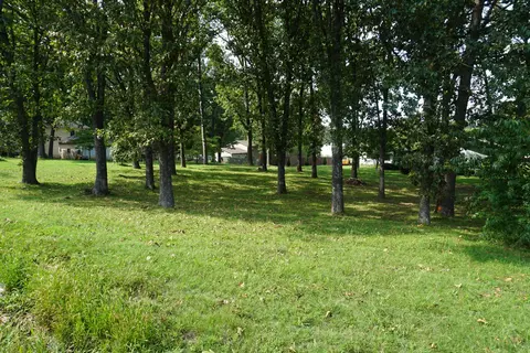 000 Joann Dr, West Plains, MO 65775