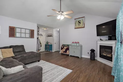 314 N Cherokee Trl, Clever, MO 65631 photo 6