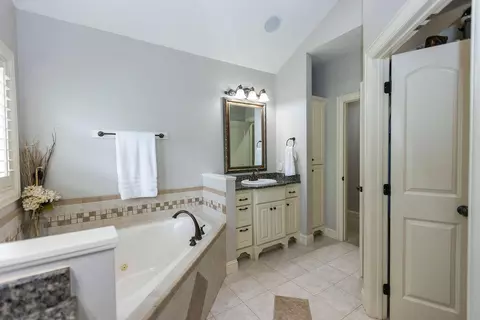 1091 W Shadowlawn St, Springfield, MO 65810 photo 37