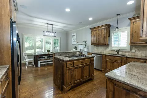 1091 W Shadowlawn St, Springfield, MO 65810 photo 25