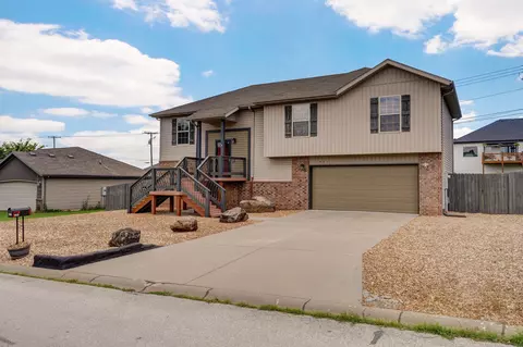 1307 W Robin St, Ozark, MO 65721 photo 2