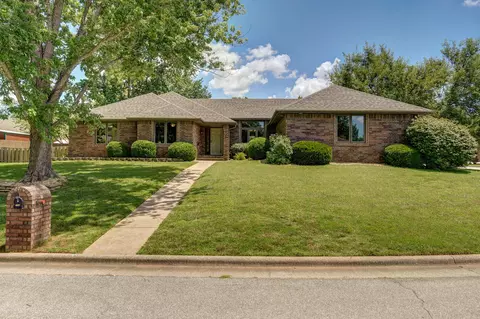 723 E Meramec Ln, Nixa, MO 65714 photo 2