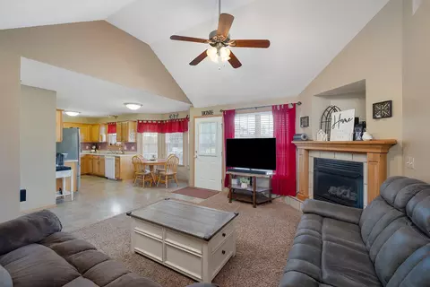 978 S Hedge Dr, Nixa, MO 65714 photo 4