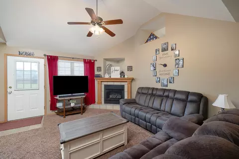 978 S Hedge Dr, Nixa, MO 65714 photo 3