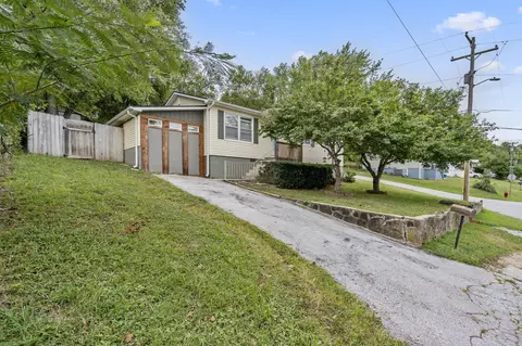904 S 5th St, Ozark, MO 65721 photo 2