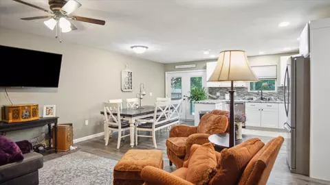 218 S Oak Ave, Aurora, MO 65605 photo 4