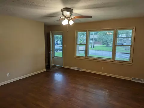 1938 S Newton Ave, Springfield, MO 65807 photo 3