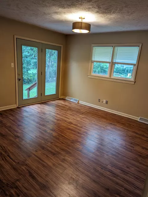 1938 S Newton Ave, Springfield, MO 65807 photo 5