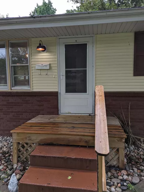 1938 S Newton Ave, Springfield, MO 65807 photo 2