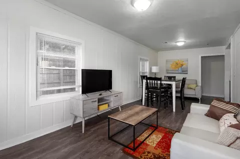513 W College St, Branson, MO 65616 photo 4