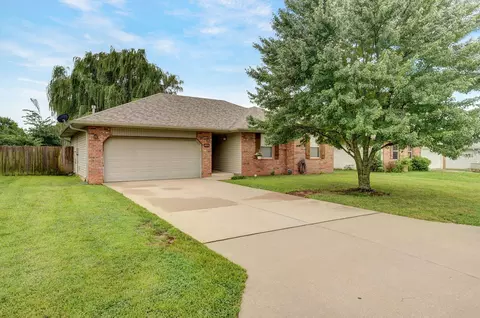 4372 W Madison St, Springfield, MO 65802 photo 2