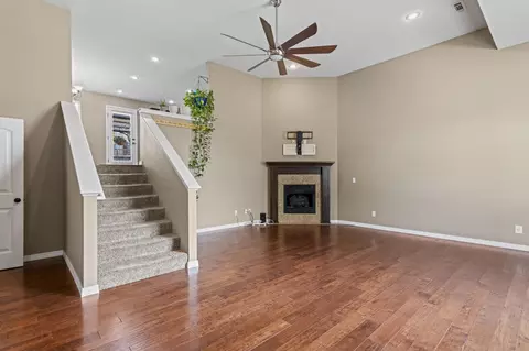 607 E Sugarmill Ct, Ozark, MO 65721 photo 2