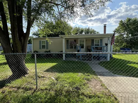 407 S High St, Stockton, MO 65785