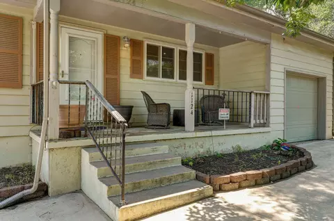 1124 W Meadowmere St, Springfield, MO 65807 photo 4