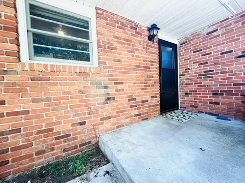 120 S Pinecrest Ave, Strafford, MO 65757 photo 2