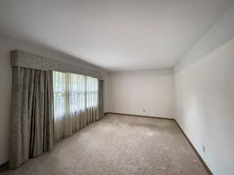 637 W Katella St, Springfield, MO 65807 photo 8