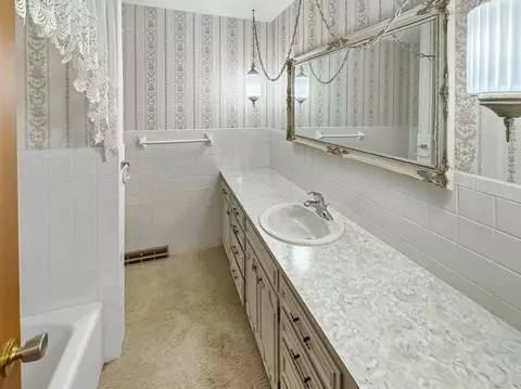 637 W Katella St, Springfield, MO 65807 photo 7