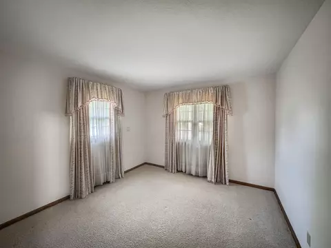 637 W Katella St, Springfield, MO 65807 photo 9