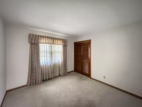 637 W Katella St, Springfield, MO 65807 photo 6