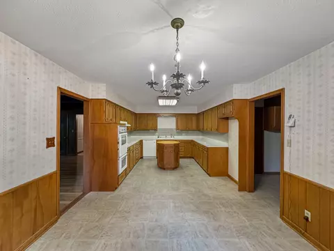 637 W Katella St, Springfield, MO 65807 photo 4
