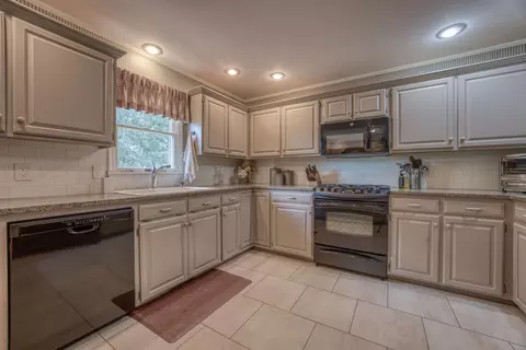 1226 S Raintree Pl, Springfield, MO 65809 photo 12