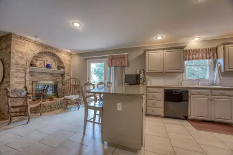 1226 S Raintree Pl, Springfield, MO 65809 photo 14