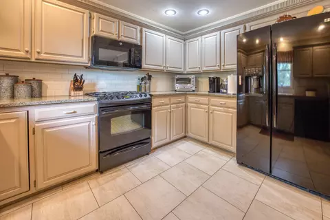 1226 S Raintree Pl, Springfield, MO 65809 photo 7