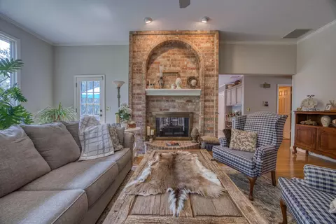 1226 S Raintree Pl, Springfield, MO 65809 photo 5